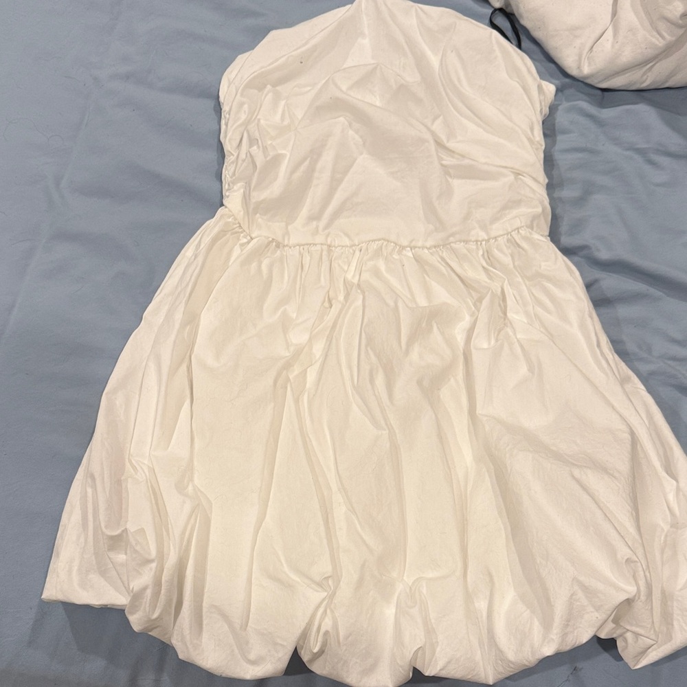 Elegant White Strapless Dress